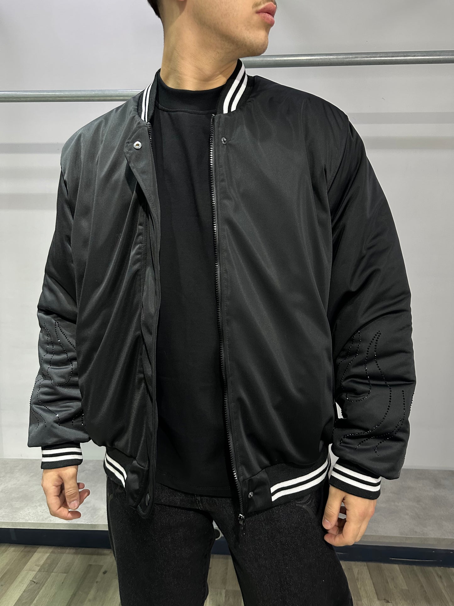 BOMBER FLAMME PRESENT DAY