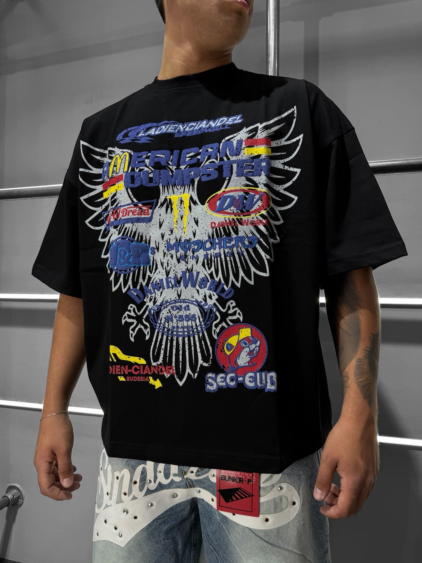 T-SHIRT BUNKER