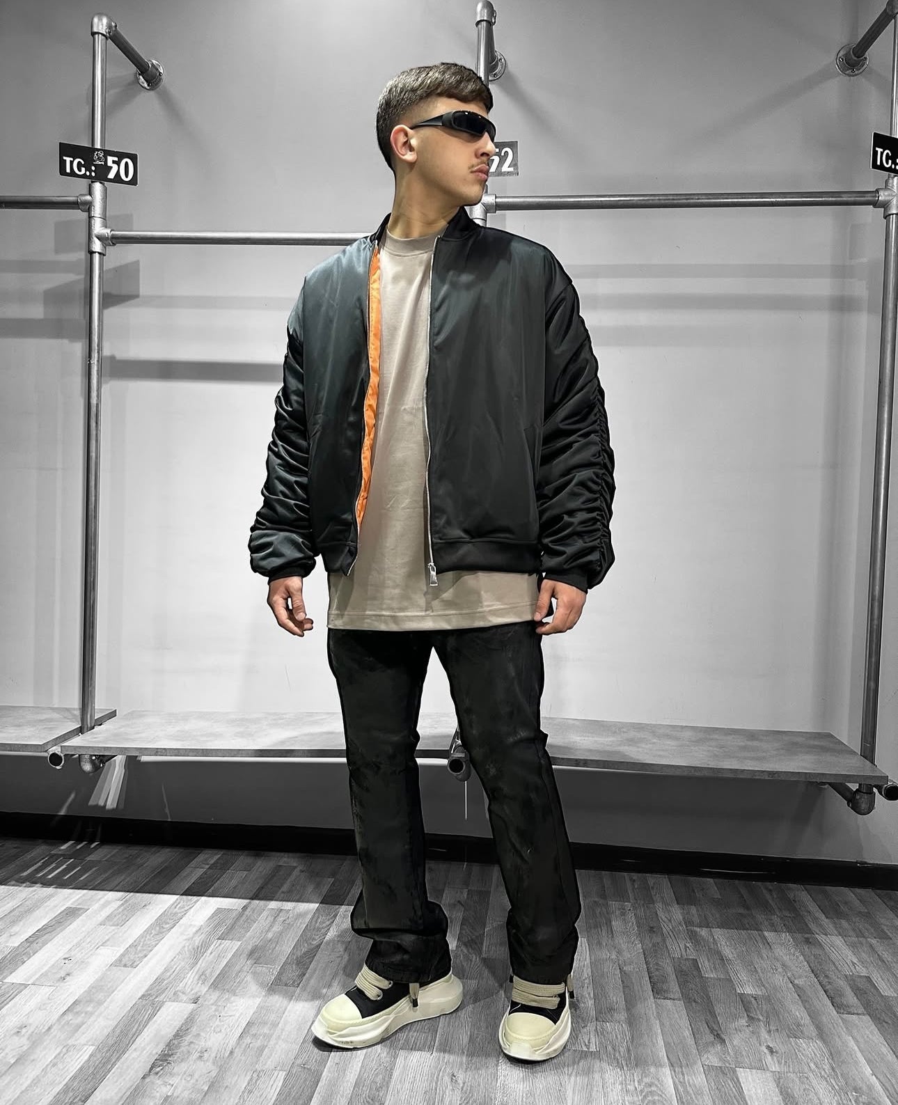 BOMBER DRAPPED TOKYO