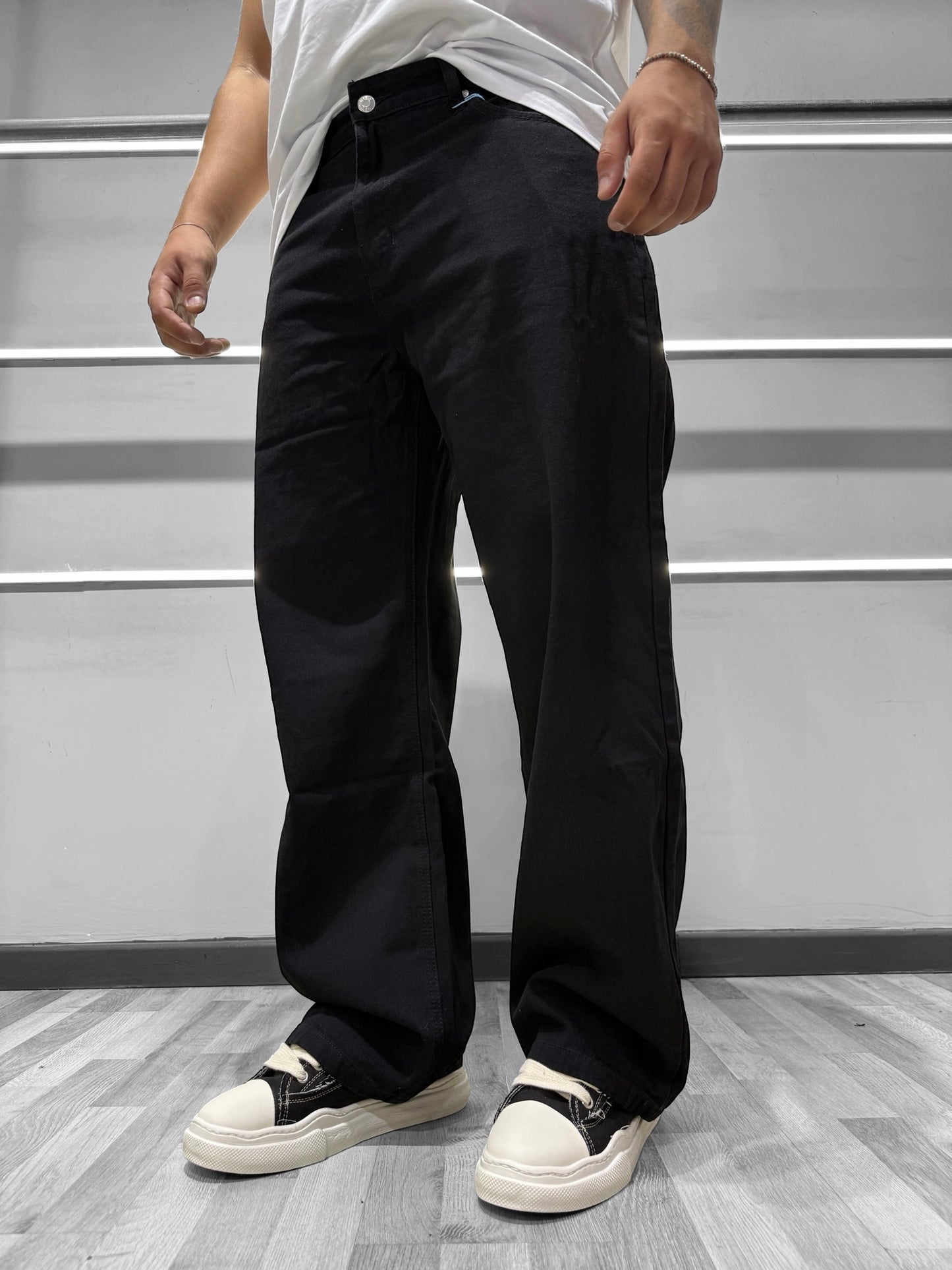 BAGGY BLACK