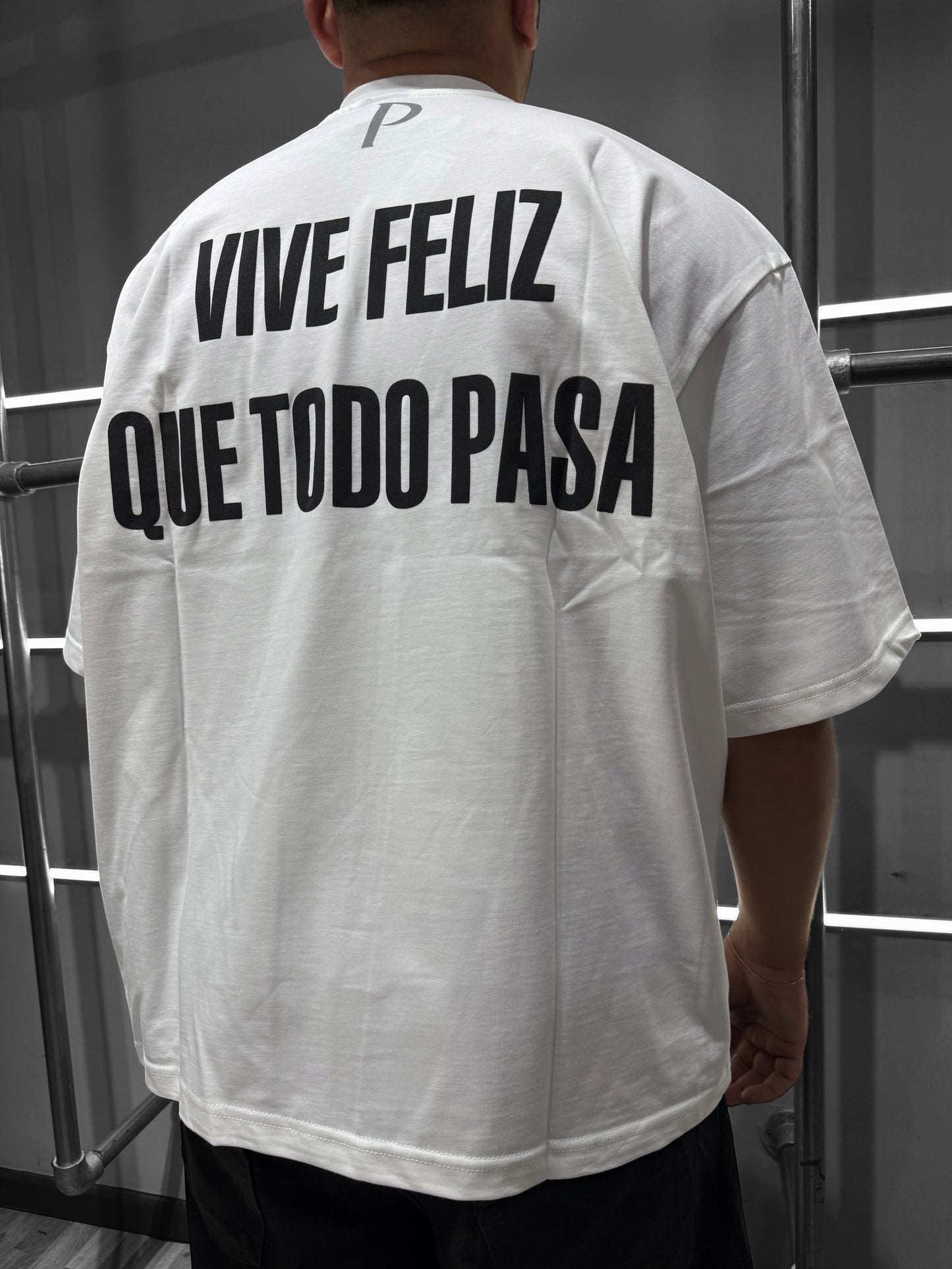 T-SHIRT VIVE FELIZ
