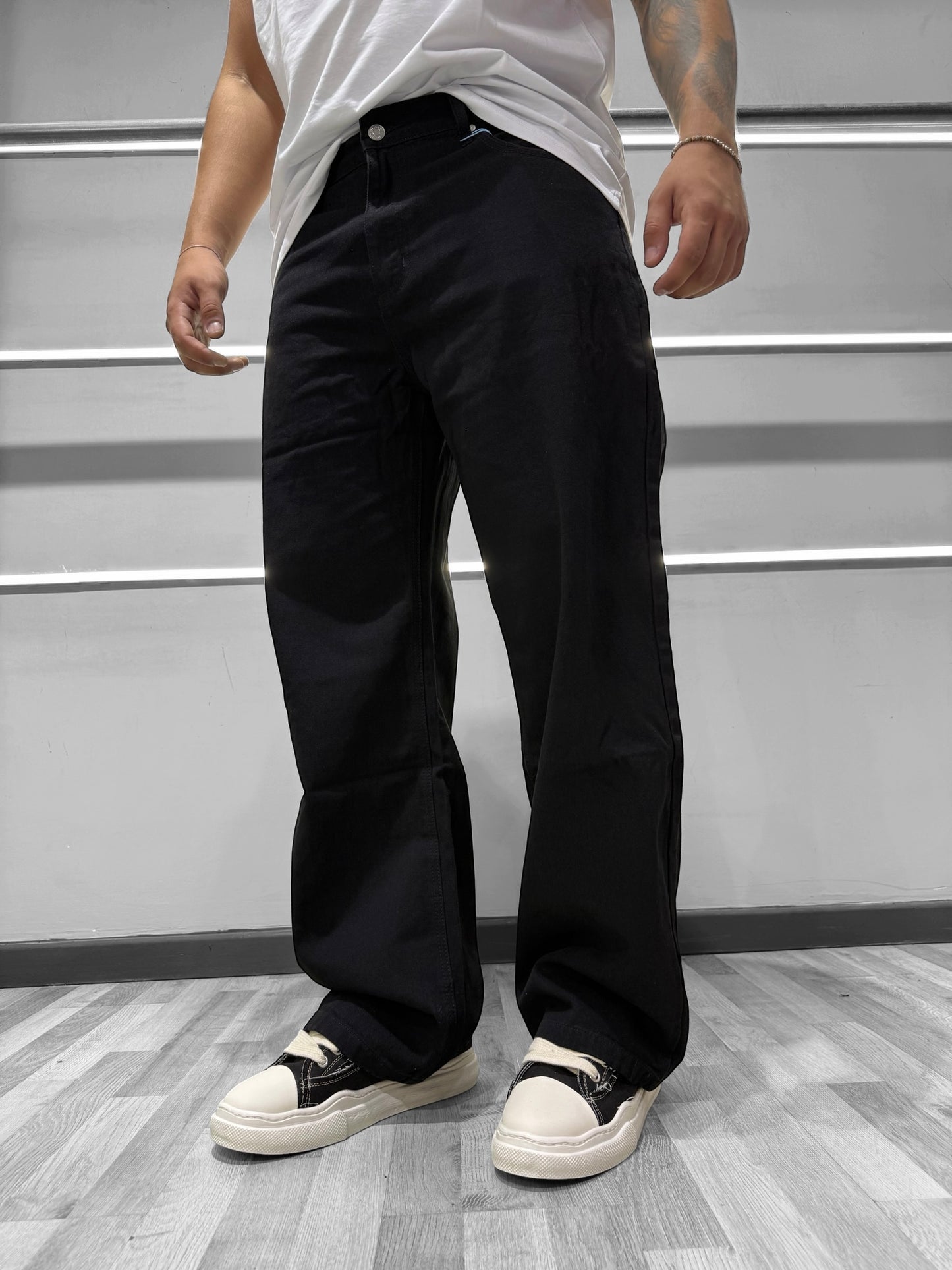 BAGGY BLACK
